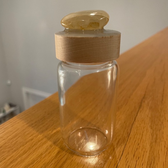 Spice jar with crystal and resin art - Picture 2 of 3